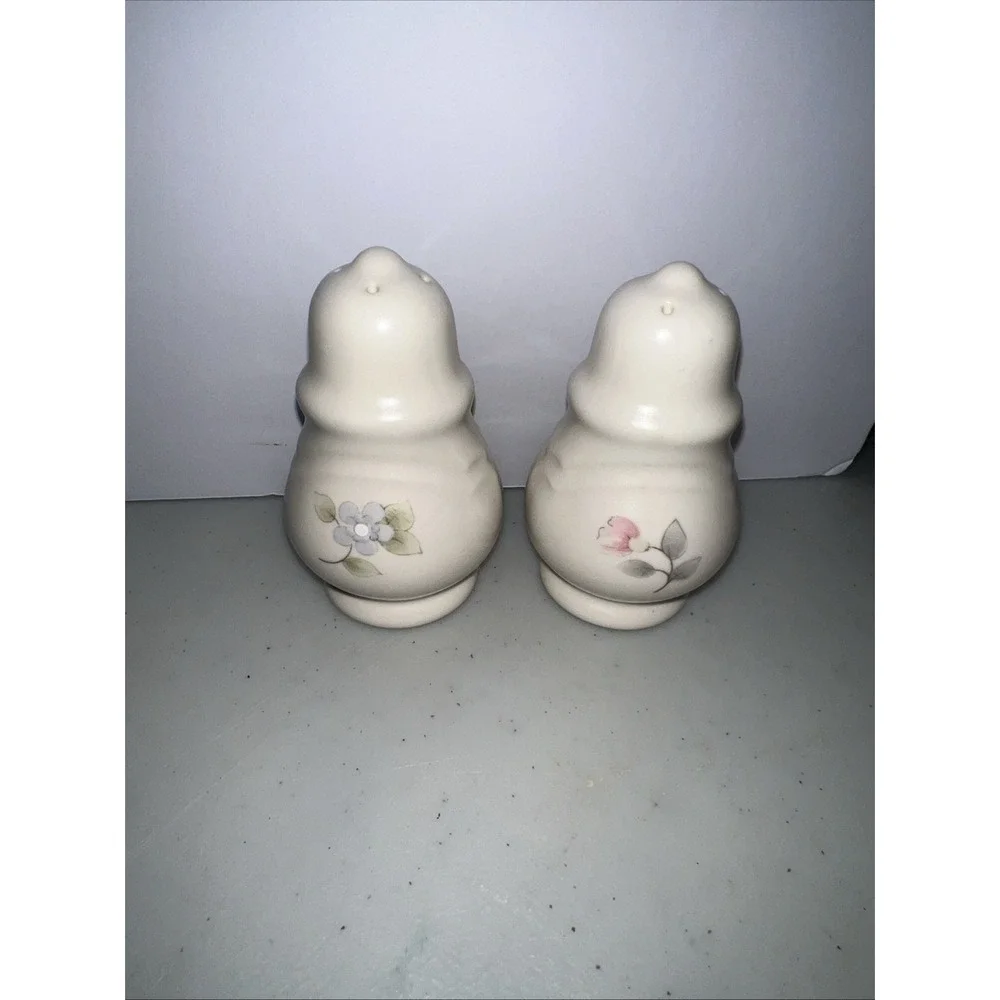 Vintage Pfaltzgraff Tea Rose Salt and Pepper Shakers